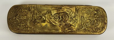 Johann Heinrich Hamer, Iserlohner Tabaksdose oder Friedrichsdose, Kupfer und Messing, 16 x 4,5 x 3 cm, 1758; Bildquelle: Museum Weißenfels - Schloss Neu-Augustusburg, Museum DigitalSachsen-Anhalt, CC BY-NC-SA 4.0, http://creativecommons.org/licenses/by-nc-sa/4.0/.